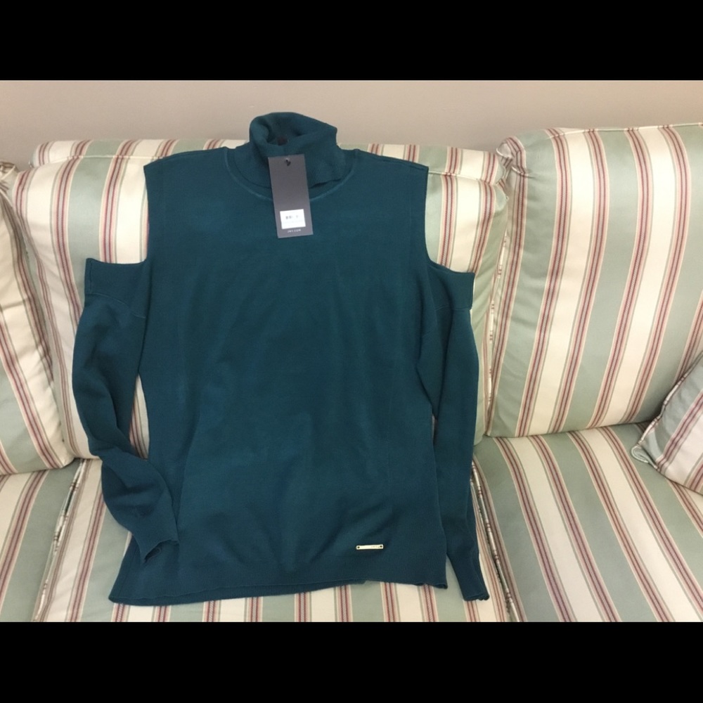 ❤️Jones New York Signature Cold Shoulder Top.